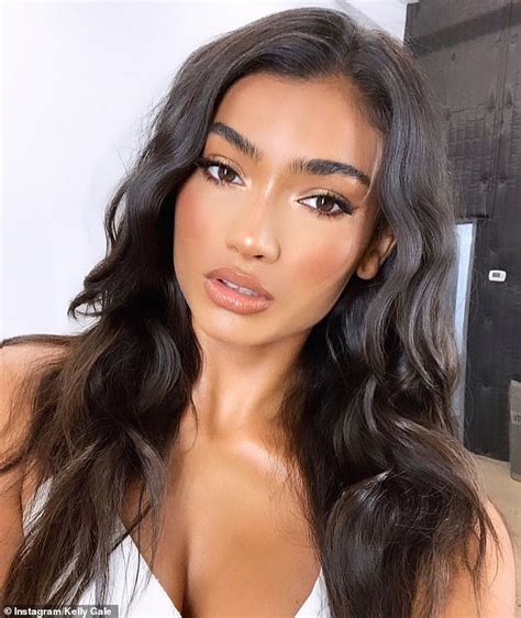 Victorias Secret Model Kelly Gale Shows Off Her Incredible Figure In A