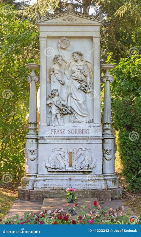 Wien Grab Des Komponisten Franz Schubert Auf Dem Centralfriedhoff