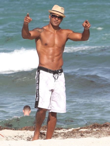Shemar Moore Hits The Plage In Miami Shemar Moore Photo 30728146