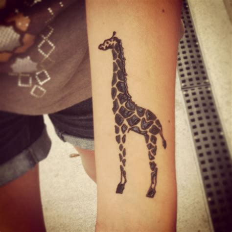 My Giraffe Henna Tattoo On Wristi Love It Tattoo Giraffe Henna