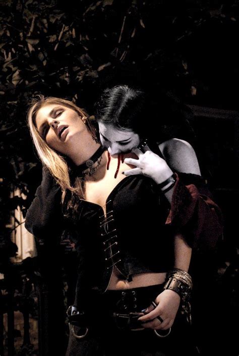 vampire vampire kiss vampire love vampire bites girl