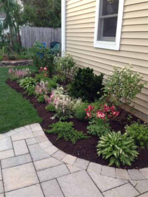 10 Shady Front Yard Landscaping Ideas