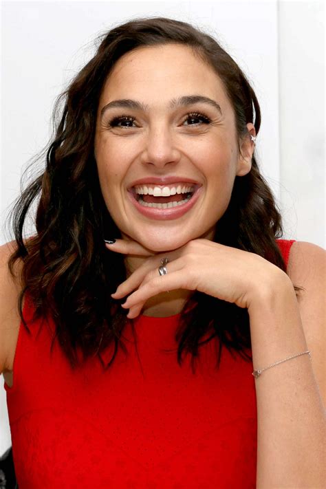 gal gadot justice league press conference in london 25 gotceleb