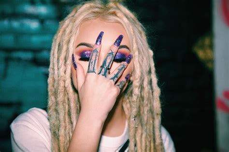 Zhavia On Instagram Queen Of Glitter 😍🎆comment Your All Time Favorite