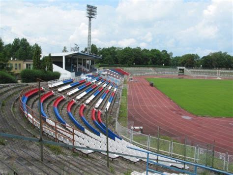 Zobaczcie sami jak to wyglądało okiem zwykłego kibica. ZABRZE - Stadion im. Ernesta Pohla (24,563) - Page 2 ...