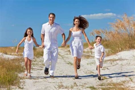 Decentralized means those people live together who want to do so. Cómo ser una familia feliz - Guía Para Padres