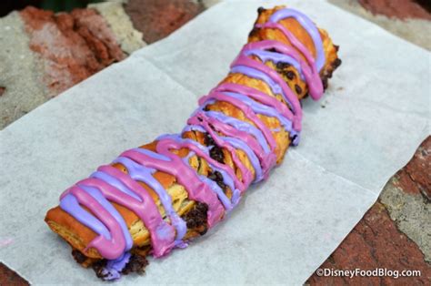 The cheshire cat tail is one of the tastiest snacks in all of walt disney world, and we were sad that it took a temporary leave of absence from the park. What's New in Disney World's Magic Kingdom?: April 10 ...