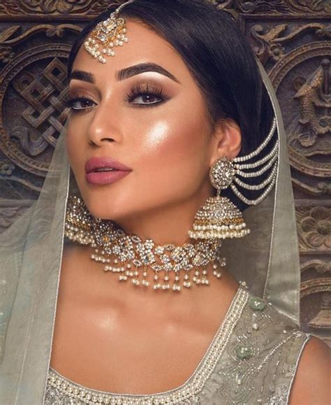 Pin By Kiran On Wedding Indian Bridal Makeup Pakistani Bridal Makeup Bridal Makeup Looks