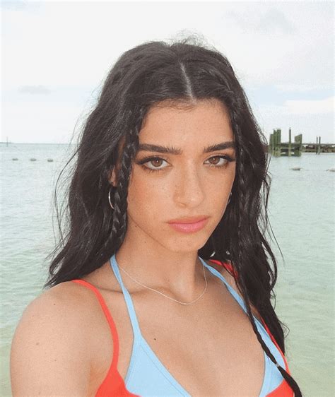 Dixie Damelio Is A Singer Tiktok Star And Social Media Personality