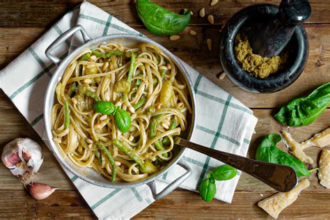 Linguine al pesto patate e fagiolini. Primo semplice e ...