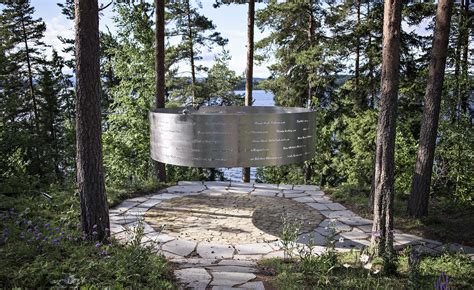 Utøya er sted for debatt, engasjement og refleksjon. Norway remembers 2011 Utøya massacre with a tribute to ...