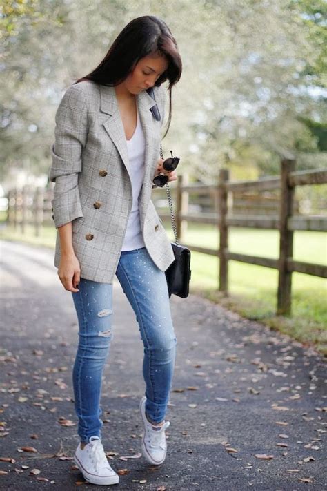 21 Cool Spring Looks With Converse Sneakers For Girls - Styleoholic