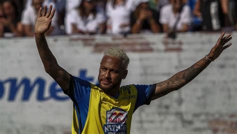Barcelona vs psg live uefa champions league 2021 is going to start now. Neymar Aims Dig at PSG Claiming Barcelona's 6-1 Win Over ...