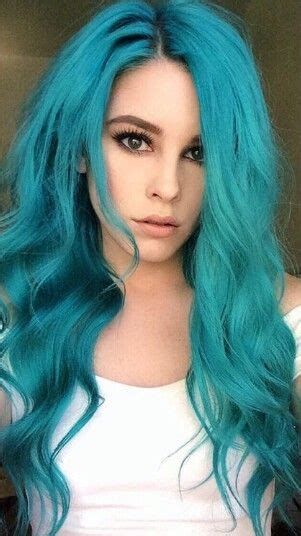 Lauren Calaway In 2019 Turquoise Hair Dyed Hair