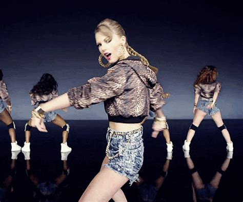 Taylor Swift Shake It Off Music Video Jlo 2  500×416 Lady Gaga  Lady Gaga Taylor Swift