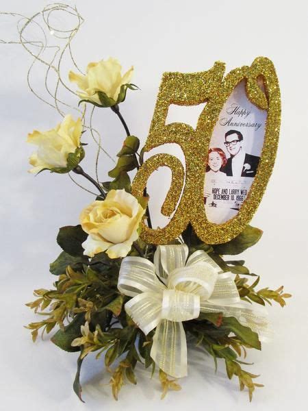You can find gorgeously created and customised bouquets with an whether it's your 1st wedding anniversary, your 5th, 10th or 25th (or more!), you can celebrate and make it special by ordering anniversary flowers and gifts. 10th,20th,30th,40th,50th,60th,70th,80th or 90th ...