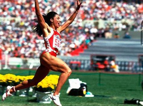Dana vollmer (ee.uu.) es la primera mujer en romper la barrera de los 56 segundos con su triunfo en los 100 metros mariposa en londres 2012. El record de los 100 metros femenino - El Gurú del deporte