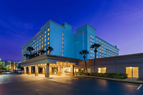 Holiday Inn And Suites Across From Universal Orlando An Ihg Hotel