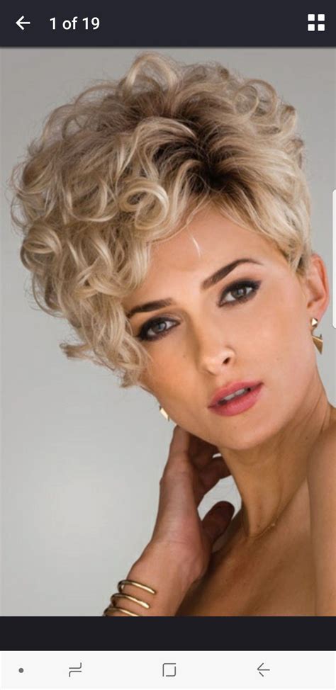 Coupe courte, ondulée sur le dessus ou cheveux longs… cette coupe de cheveux est parfaite pour un look années 50. Modele Coupe Cheveux Court Femme 20 Frais Modele Coiffure ...