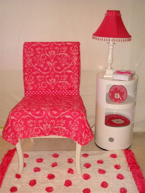 I remember when i went to college, i honestly overlooked this part. Chair Slipcovers for dorm desk chairs - Decor 2 Ur Door