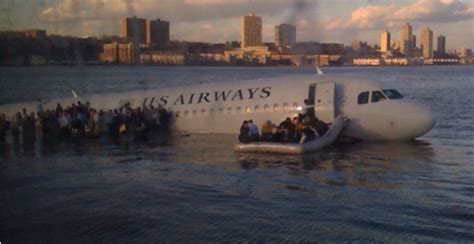 Us Airways Flight 1549 Breaking News Links From The Hudson River