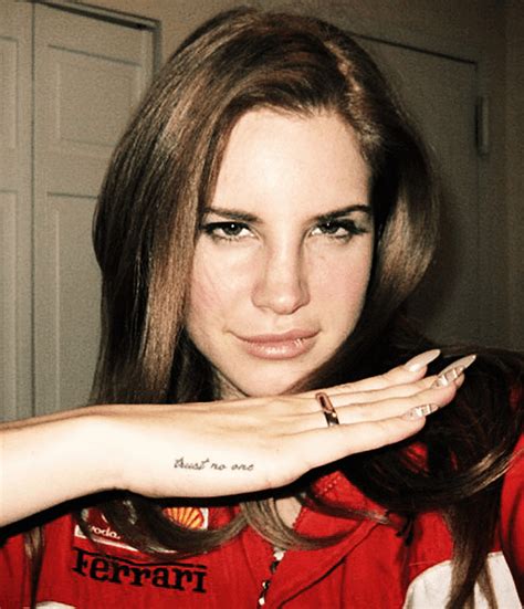 As Tatuagens Da Lana Del Rey Tem Meu Tamanho
