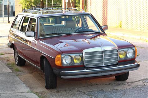 Maybe you would like to learn more about one of these? 1985 Mercedes 300TD W123 Wagon 300 TD for sale: photos, technical specifications, description