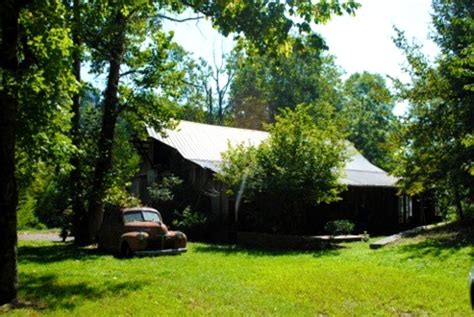 Conveniently, there is a cruise america rental center right in town. Rustic Vacation Rental near Nashville, Tennessee
