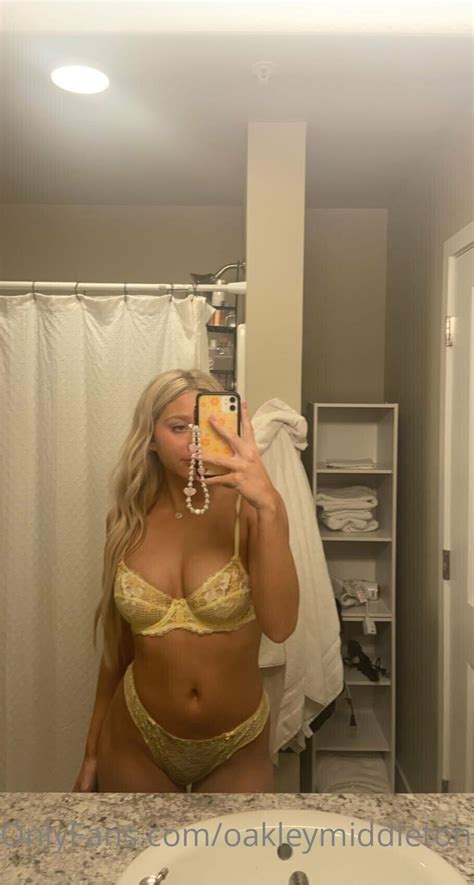 Oakleymiddleton18 Brookebaden Nude Onlyfans Leaks 13 Photos