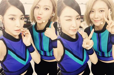 Snsds Tiffany And Hyoyeon Snapped A Photo At The Backstage Of Live Monster Wonderful Generation