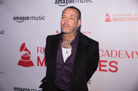 pro trump fan of social distortion says lead singer punched him at concert the new york times