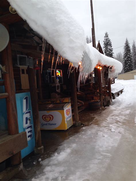 Whether you prefer a cabin on the lake or a creek side cabin with the sound of reeder creek babbling by, we have comfort and tranquility waiting. Nordman winter, Priest Lake ID | Little log cabin, Lake ...
