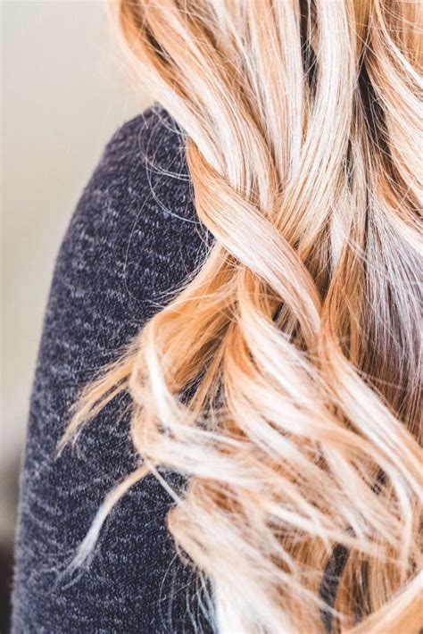 How To Get Beach Wave Curls That Last For Days Waves Curls Beach