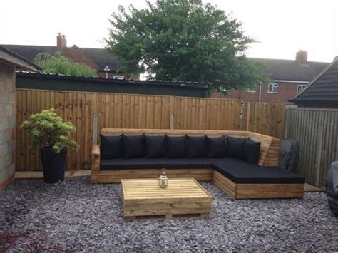 Nature converted into modern outdoor living. Ideas for Pallet Wooden Couches - Wood Pallet Ideas