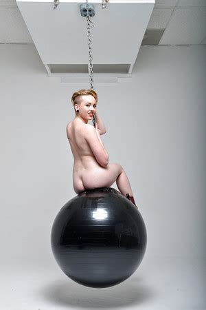 Sex Gallery Remake Wrecking Ball Of Miley Cyrus Pics