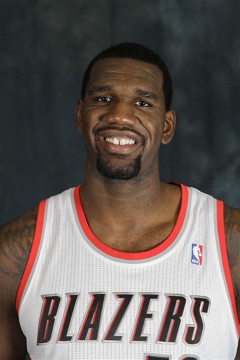 Blazers Extend Qualifying Offer To Oden Columbian Com