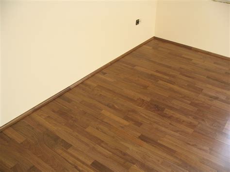 Das man teppichboden als trittschalldämmung unter einem neuen boden lassen sollte ist ein leider weit verbreiteter irrglaube. Dielen & Parkett - Dorsten - Teppich Schwering