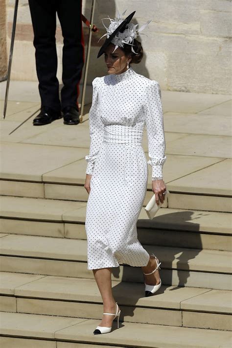 Kate Middleton En Robe Blanche Pois Alessandra Rich Et Chapeau