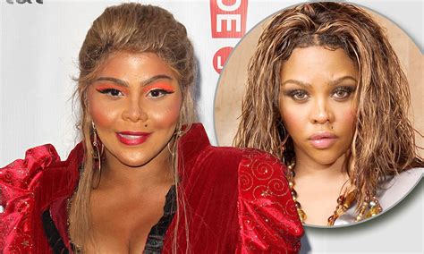 Lil Kim Shows Off Puffy Facial Features And Altered Lips Daily Mail