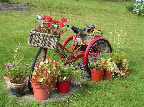 Upcycling Bikes In The Garden 14 Ideas For Bicycle Planters