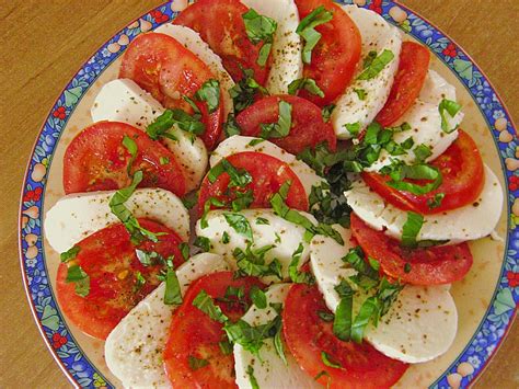 Tomaten Mozzarella Salat Von Robinsoncrusoe Chefkoch