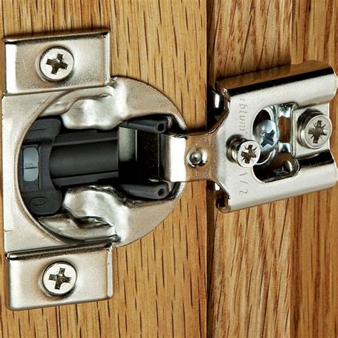Click to see full answer. Blum® Compact Soft-Close BLUMotion Overlay Hinges for Face-Frame | Herramientas y Centos