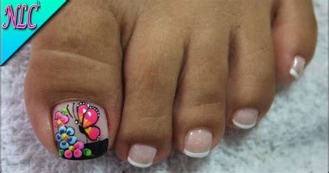 El esmalte de uñas también puede causar una reacción alérgica, así que si decide pintarse las uñas de los pies de un color en particular, el esmalte hipoalergénico es ideal. Decorados De Uñas Para Pies Con Flores - Colores Unas