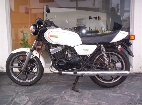 It is in very good condition considering it's age. 1980 YAMAHA RD 400 | Picture 973924