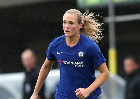 Chelsea Fc Womens Captain Magdalena Eriksson Shows Kids At Home How To