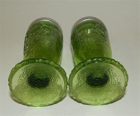 Vintage Green Depression Glass Hazel Atlas Florentine Salt Pepper