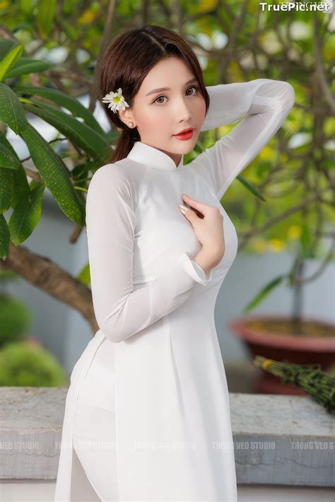 Vietnamese Model Beautiful Girl And Daisy Flower 129 Pictures