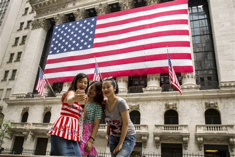 Chinese Tourism To Us Takes Hit From Trade Wars Bloomberg