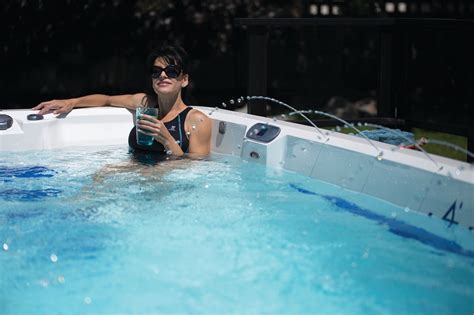 Hot Tub Hydrotherapy How Soaking In Your Spa Benefits You Tubtek