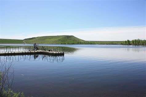 On the shores of lake james, this restaurant serves burgers, philly cheesesteaks, and fried seafood baskets. Exploring Bear Creek Lake Park | Colorado Travel Blog